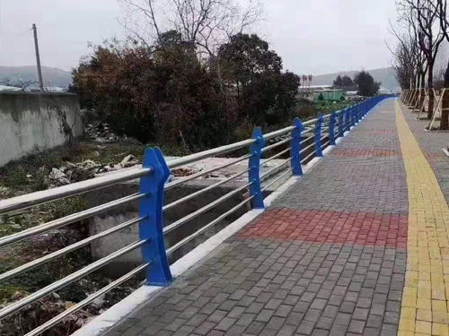 河道護欄